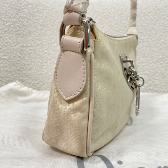 Authentic Christian Dior Oblique Cream White Pochette - Picture 2 of 14